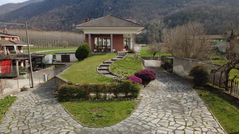Villa in Via Torino 34, Vaie