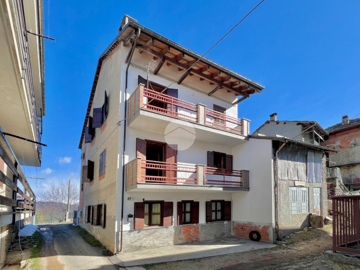 Casa indipendente in Frazione Colletto, Viù