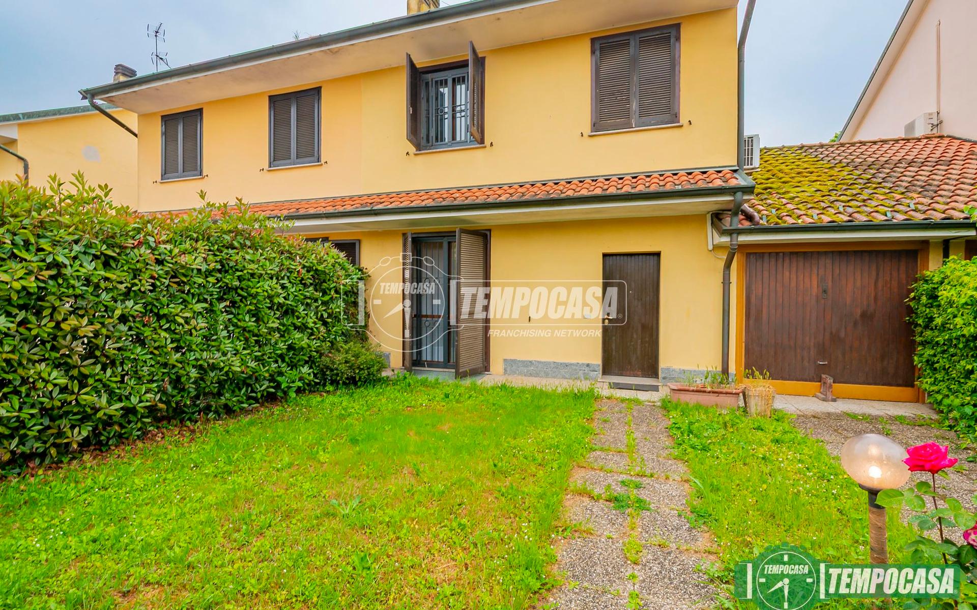 Villa a schiera in Via Giovanni Pascoli 5, Salerano sul Lambro