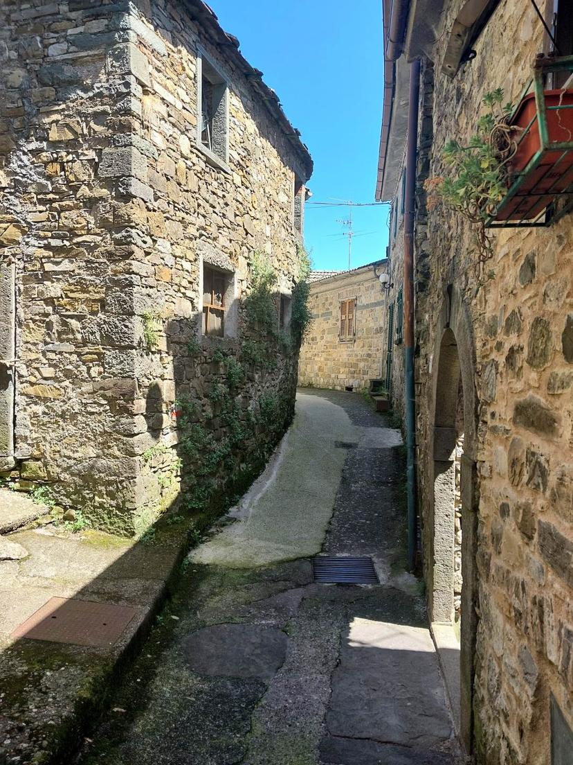 Casa indipendente in Via Valle, Zeri — foto 4 di 5