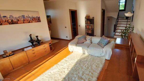 Villa bifamiliare in Via Don Guanella, Angera — foto 4 di 5