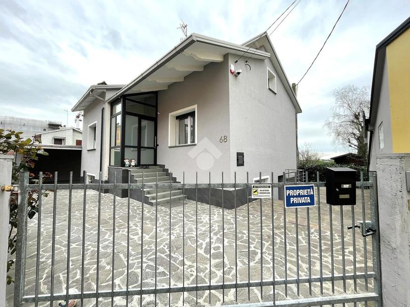 Villa in Strada Provinciale Busseto 68, Fontevivo — foto 5 di 5