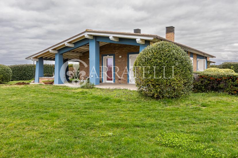 Villa in Strada del Tirreno 80, Montalto di Castro — foto 3 di 5