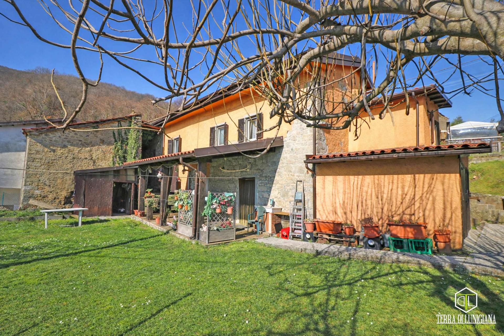 Villa a schiera in Pollina 53, Pontremoli