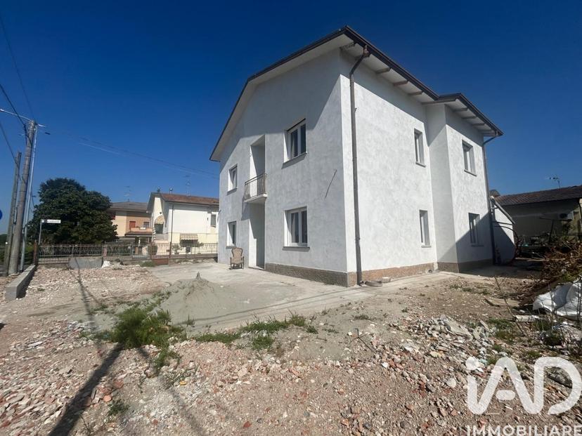 Villa in Via Via Marzabotto, Castel d'Ario — foto 2 di 5