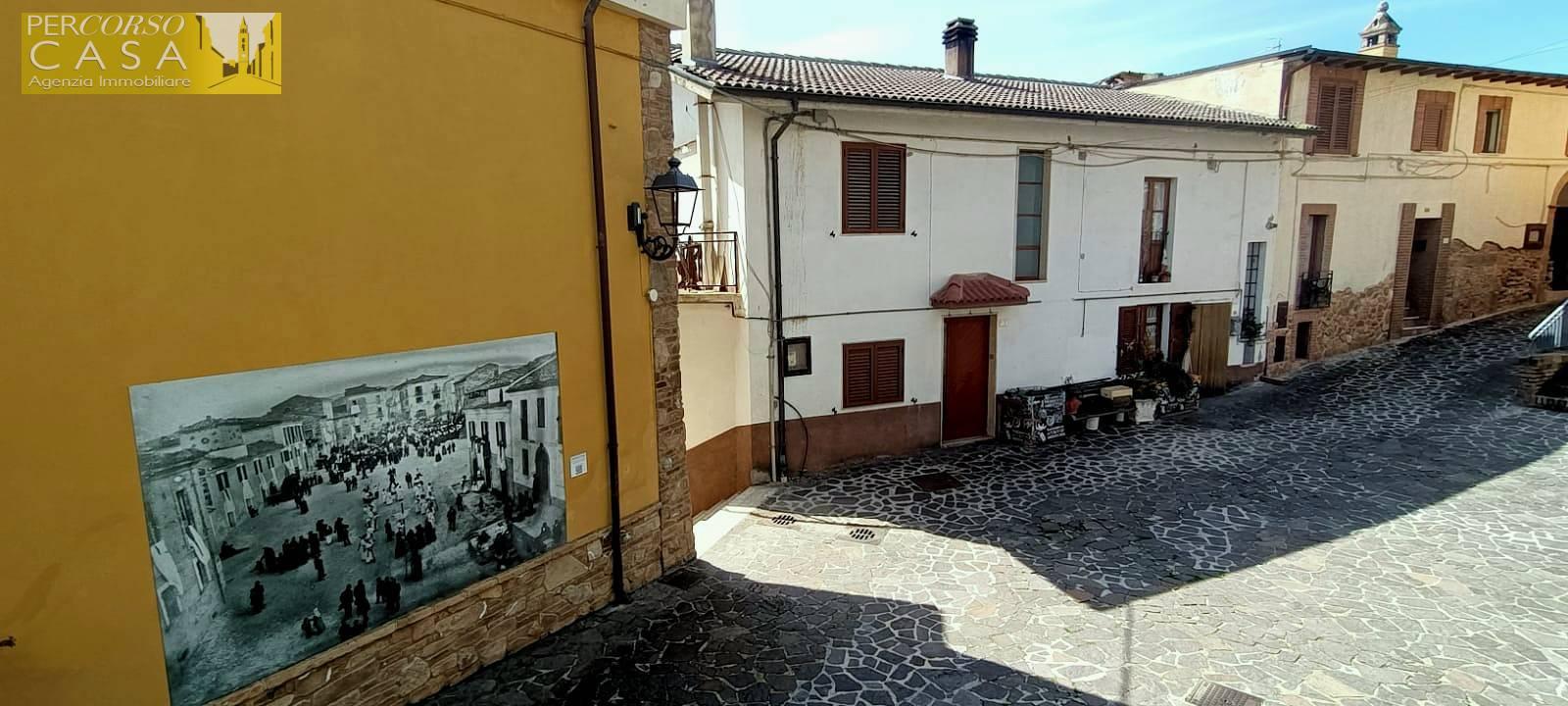 Quadrilocale in Largo San Flaviano, Basciano