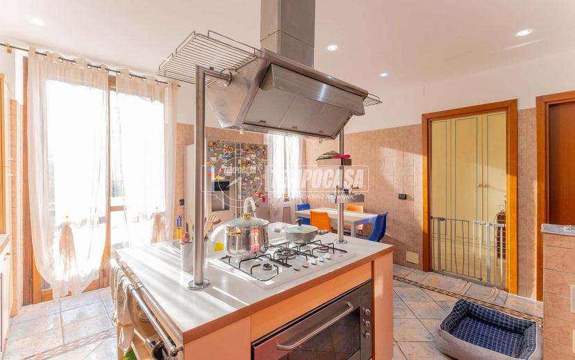 Quadrilocale in Via Baranzate, Novate Milanese