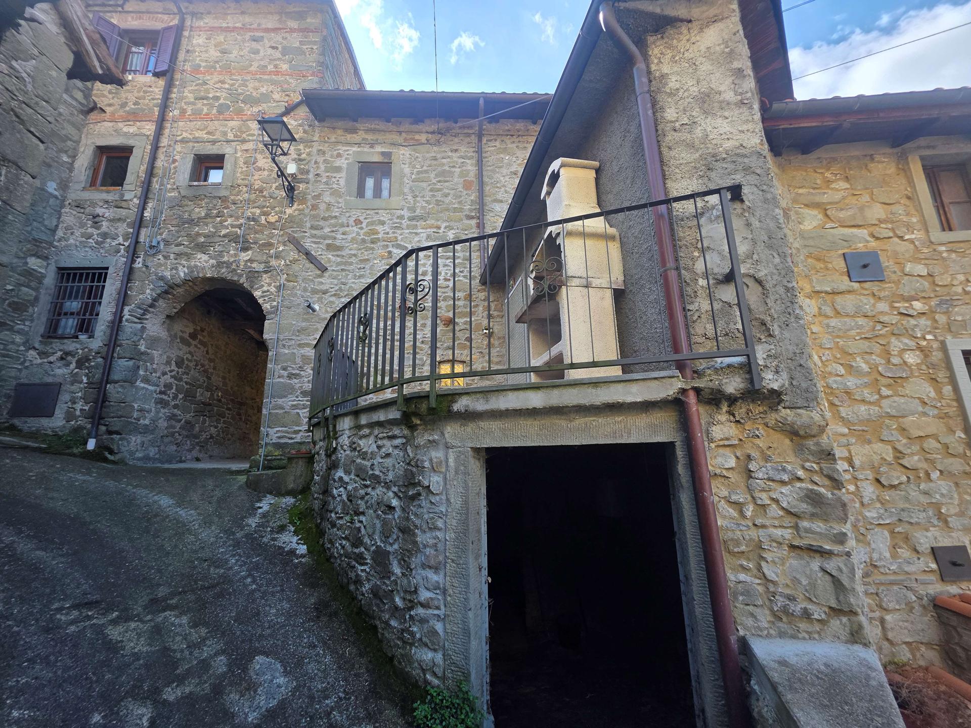 Porzione di casa in Via Fornaccio 12, Piazza al Serchio