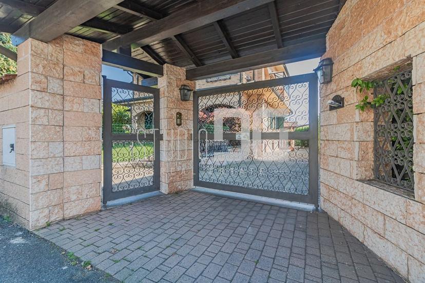 Villa bifamiliare in Vai Zara, Limbiate — foto 2 di 5