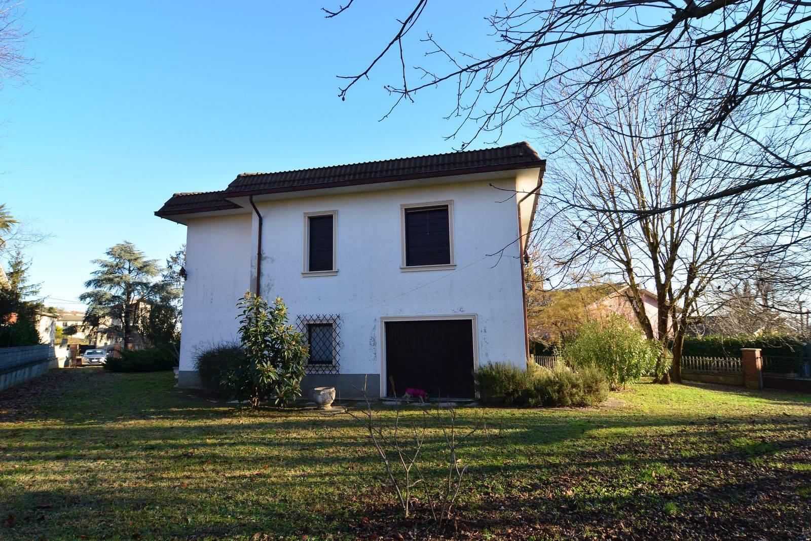 Villa in Via Dante Alighieri 2a, Rovescala