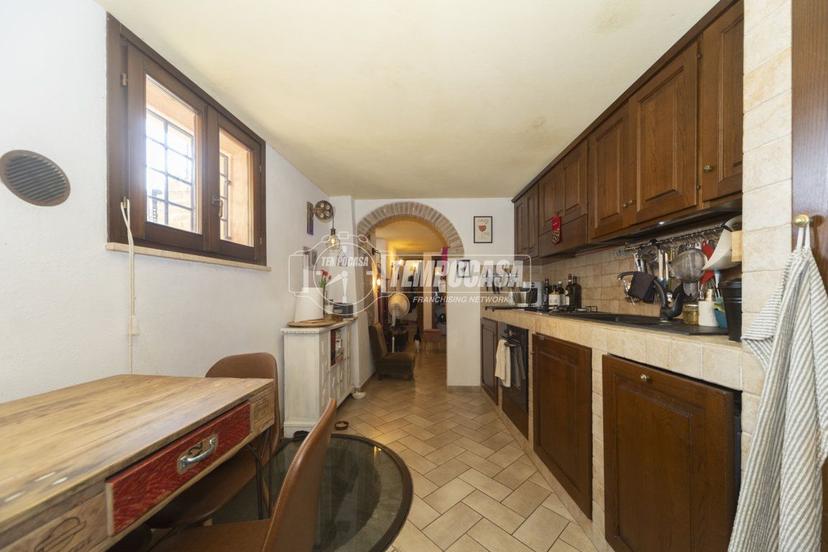 Trilocale in Via Snella 9, Perugia