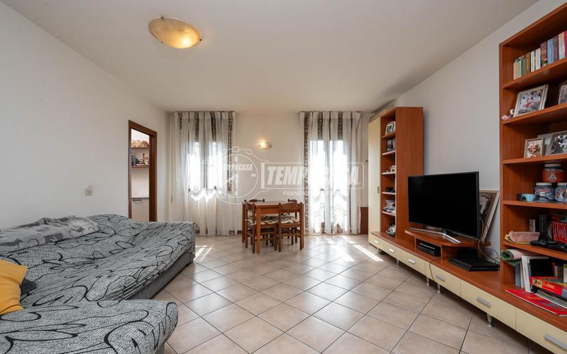 Trilocale in Via Andrea Doria, Reggio nell'Emilia — foto 3 di 5