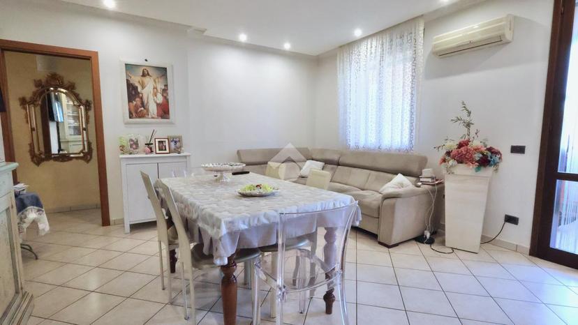 Trilocale in Via Lorenzo Ghiberti 00, Reggio nell'Emilia — foto 2 di 5