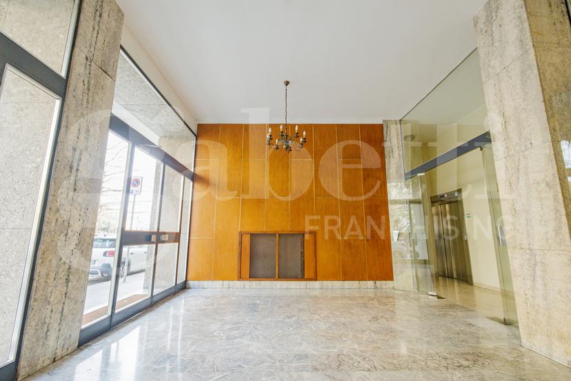 Bilocale in Via Antonello da Messina  24, Milano