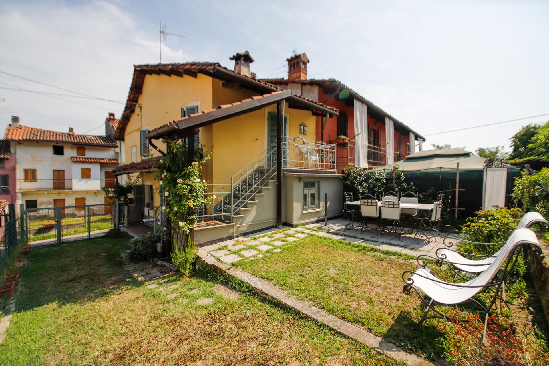 Bilocale in Via Case Sparse 32, Rocchetta Tanaro