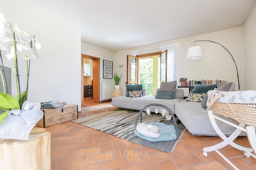 Villa unifamiliare in Via Carducci 16, Besnate