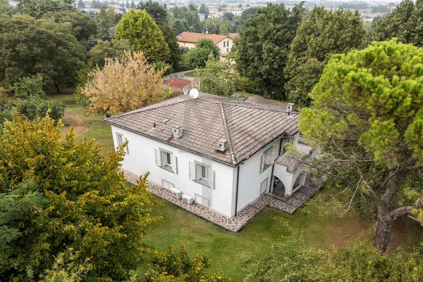 Villa unifamiliare, Quattro Castella — foto 5 di 5