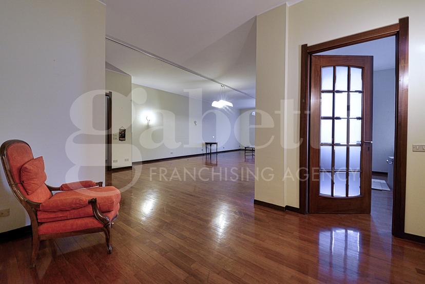 Appartamento in Largo Esterle  3, Monza — foto 2 di 5