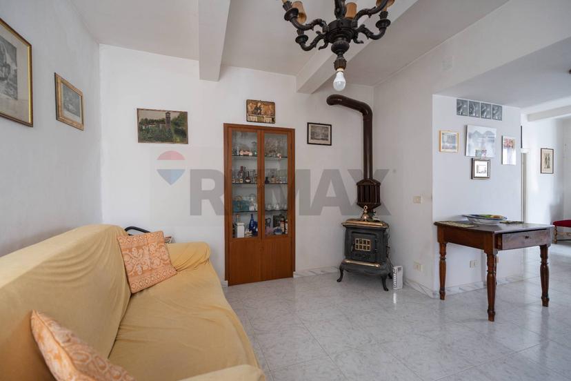 Casa indipendente in Via Giacomo Matteotti 183, Cupramontana — foto 3 di 5
