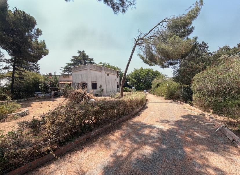 Villa in Viale Epipoli 247, Siracusa