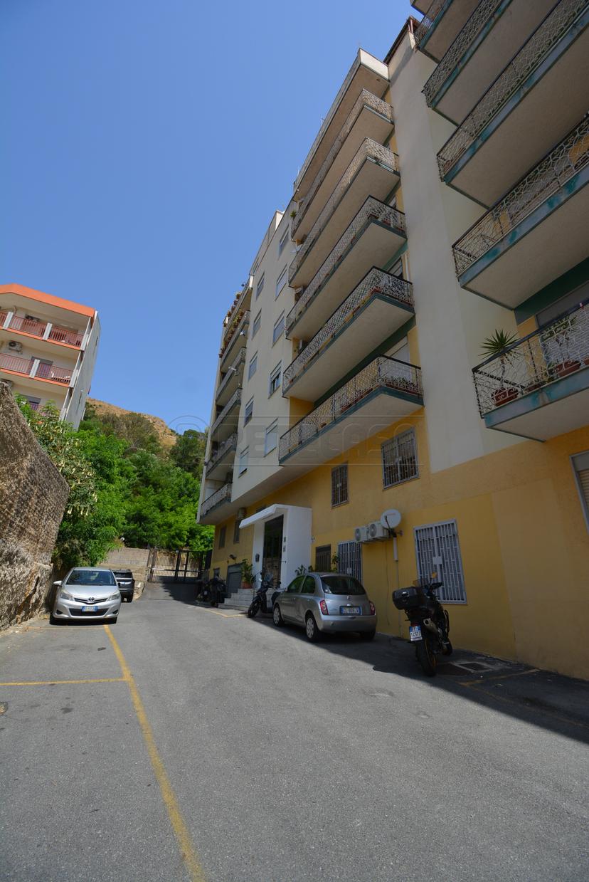 Quadrilocale in Via Pietro Castelli 250, Messina