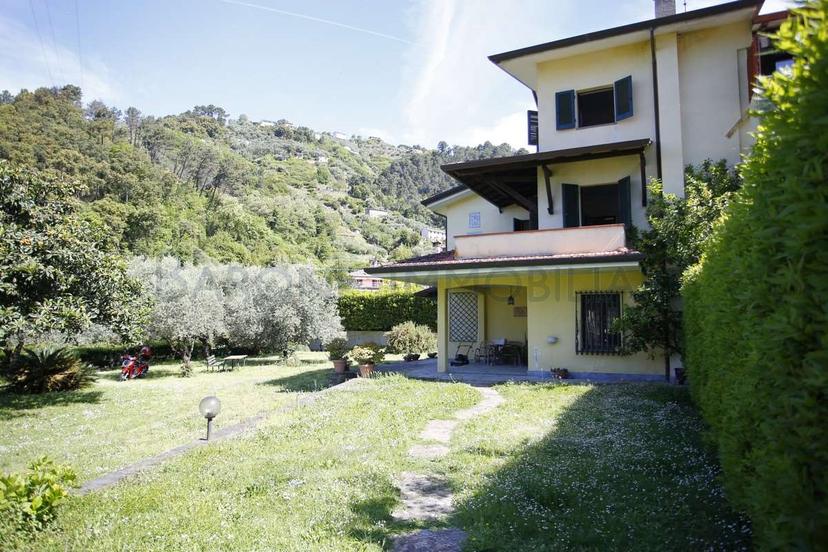 Villa bifamiliare in Via di Scorrimento, Montignoso — foto 3 di 5
