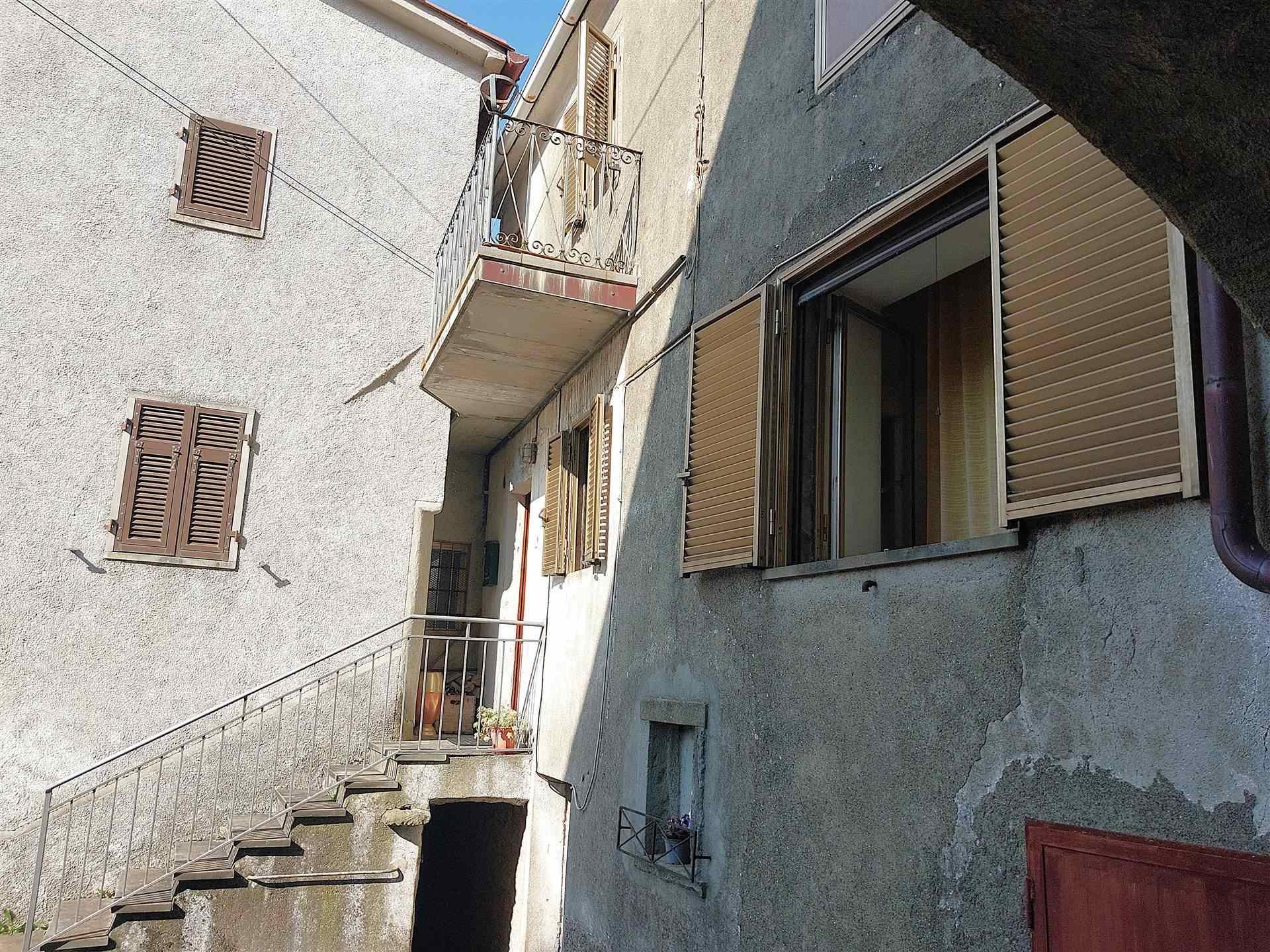 Casa indipendente, Pontremoli
