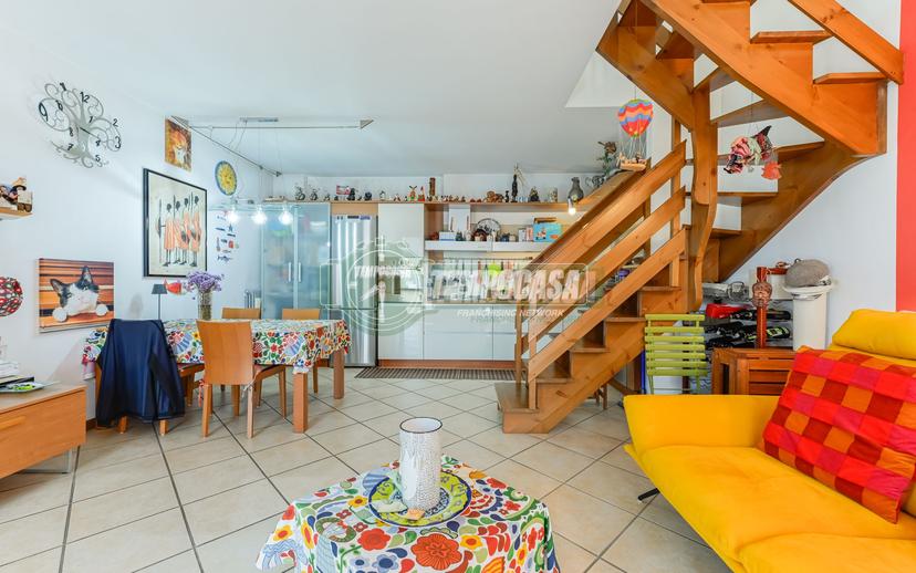 Villa a schiera in Via Cavette 2, Levate — foto 4 di 5