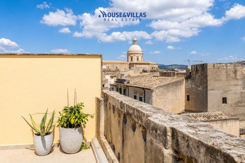 Casa indipendente in Via Giuseppe Garibaldi, Noto