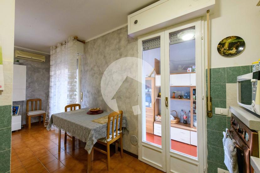 Trilocale in Via Zambonini, Reggio nell'Emilia — foto 4 di 5