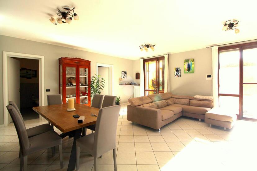 Villa a schiera in Via XXV Aprile 27, Montechiarugolo — foto 2 di 5