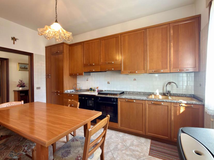 Appartamento in Via Caronelli, Colle Umberto — foto 4 di 5