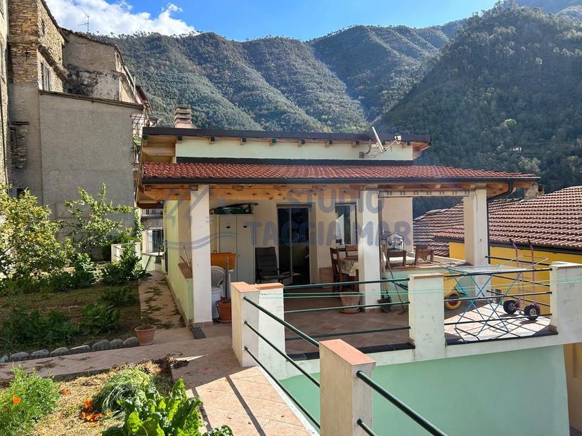 Casa indipendente in Via Vezzargo, Badalucco — foto 2 di 5