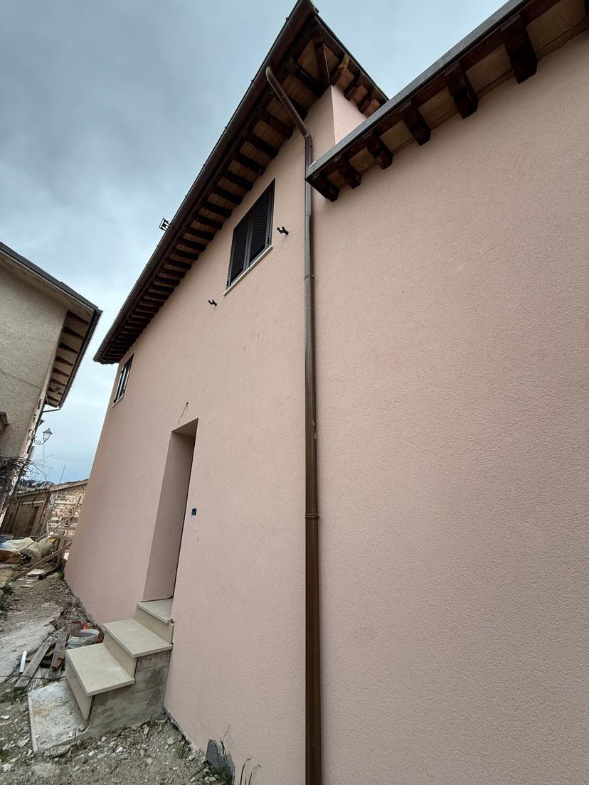 Casa indipendente in Castello di Borgiano, Serrapetrona — foto 3 di 5