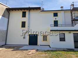 Casa indipendente in Via Cavour 97, Villafranca di Verona