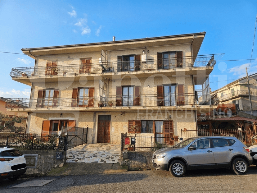 Quadrilocale in Via dei Gasparoni 6, Marano Marchesato — foto 3 di 5