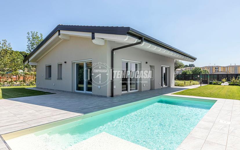 Villa, Lonato del Garda