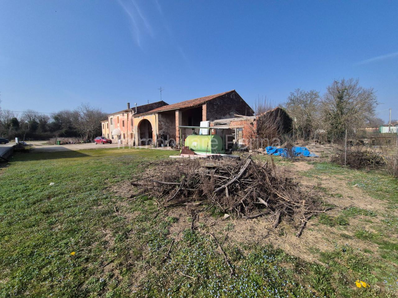 Cascina in Via Cortina, Erbè