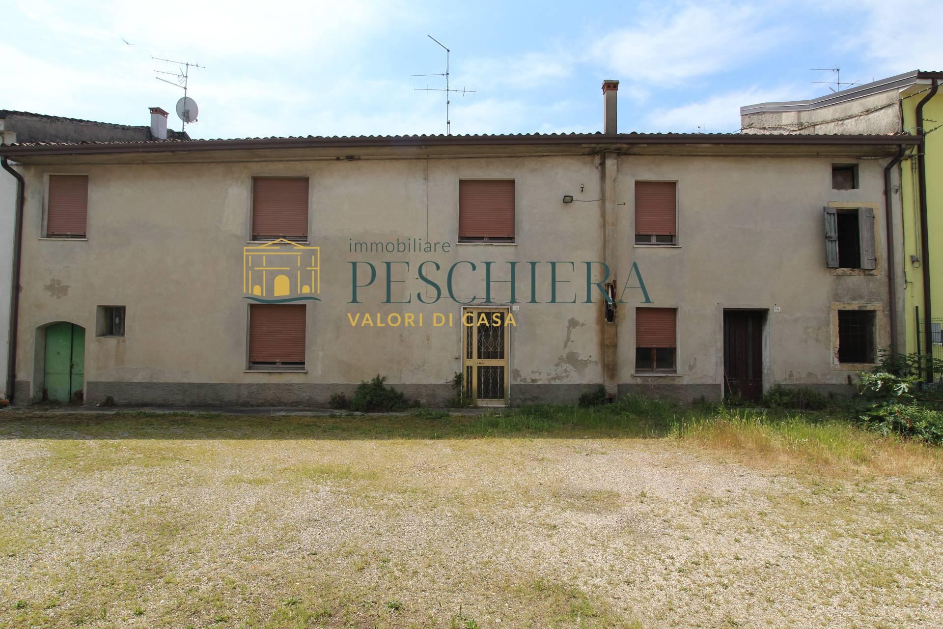 Casa indipendente in Località Cominelli, Valeggio sul Mincio