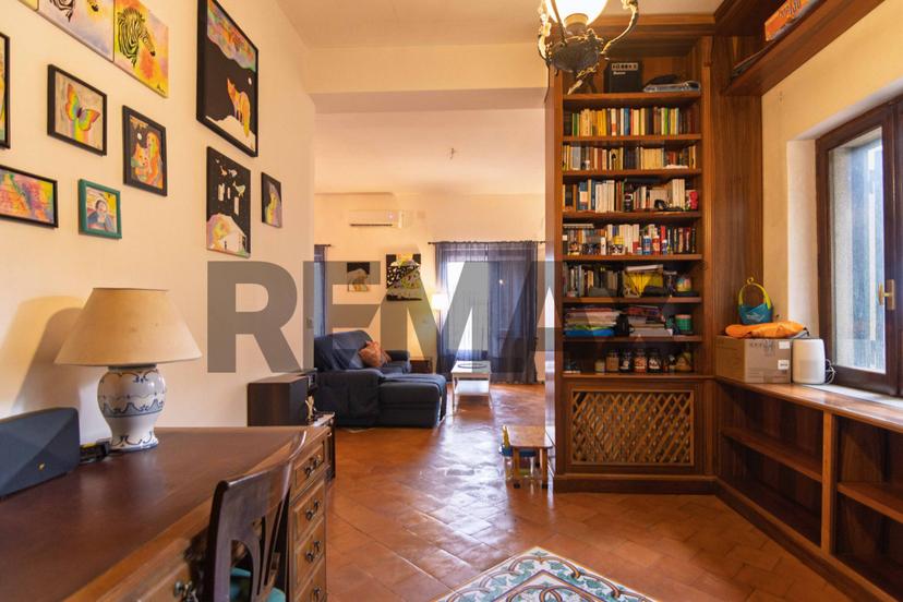 Villa in Via Litteri 72, Aci Castello