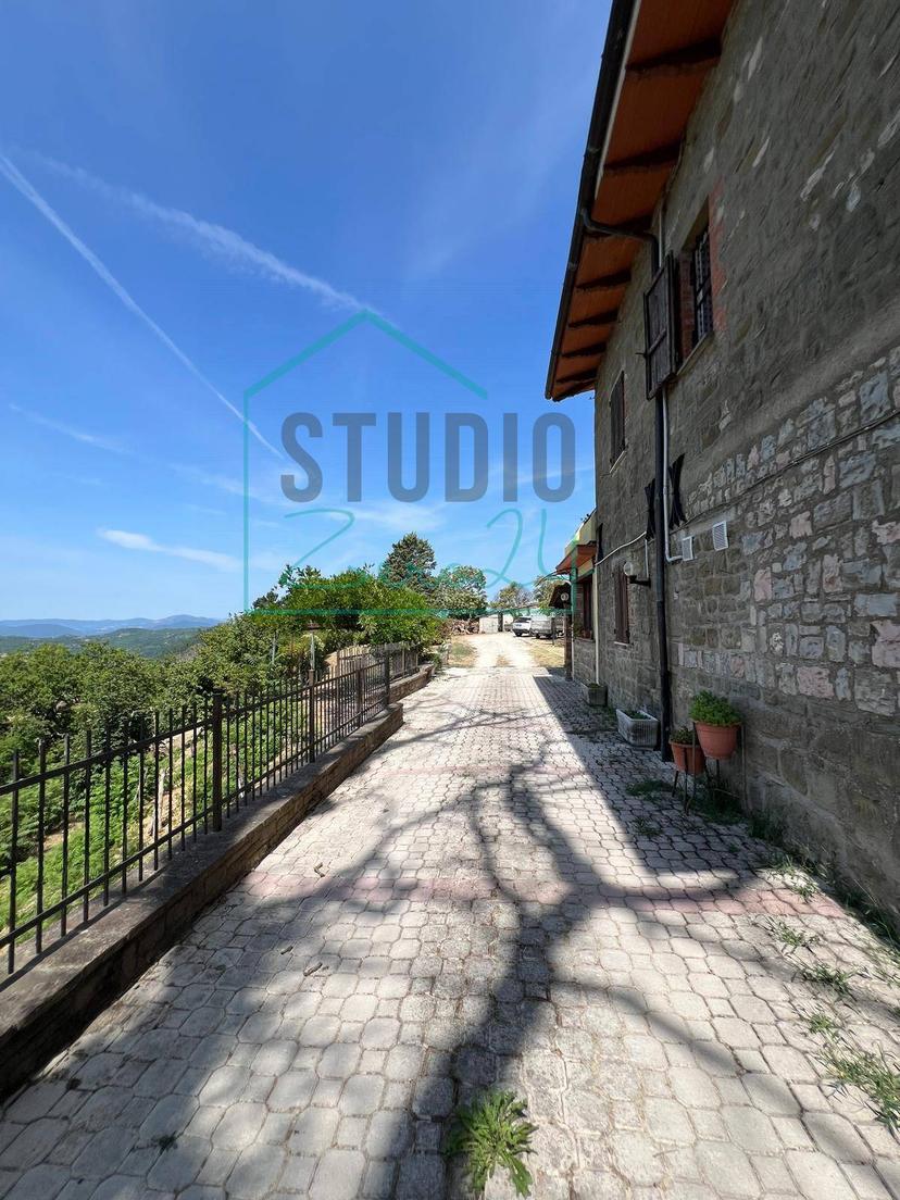 Casa indipendente in Frazione Carpiano 108, Gubbio