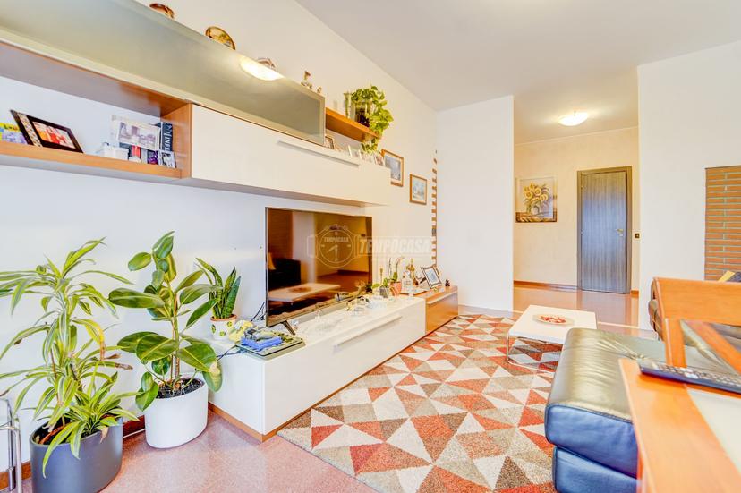 Trilocale in Via Crenna 19, Cardano al Campo — foto 3 di 5