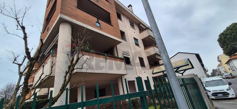 Trilocale in Via Zaroli 29, Legnano — foto 4 di 5