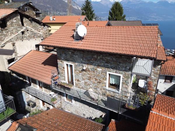 Sasso in Vicolo Mercanti in Veneto, Pianello del Lario — foto 4 di 5