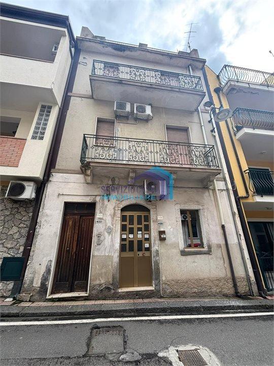 Casa indipendente in Via Vittorio Emuale, Letojanni