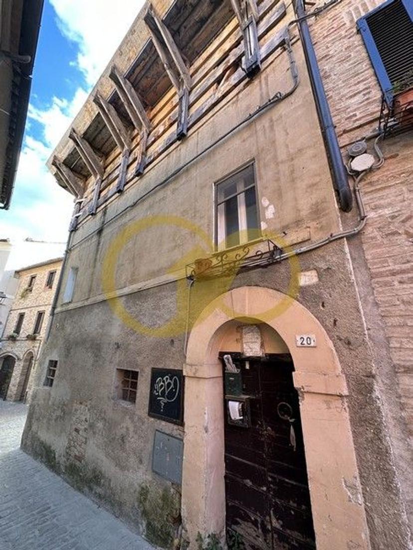 Casa indipendente in Salnitrari 14, Tolentino — foto 2 di 5