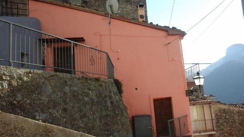 Villa a schiera, Farindola