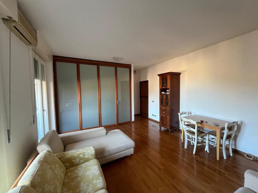 Bilocale, Lerici