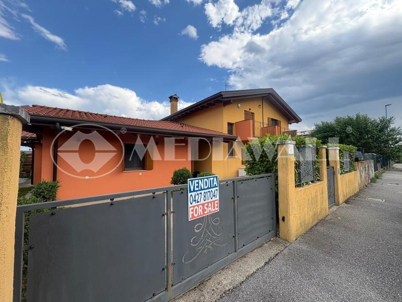 Villa a schiera, Vajont — foto 2 di 5