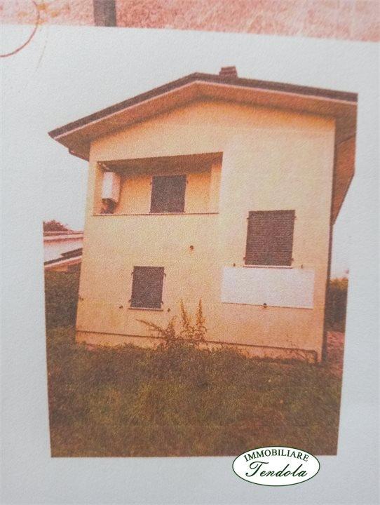 Casa indipendente, Luni
